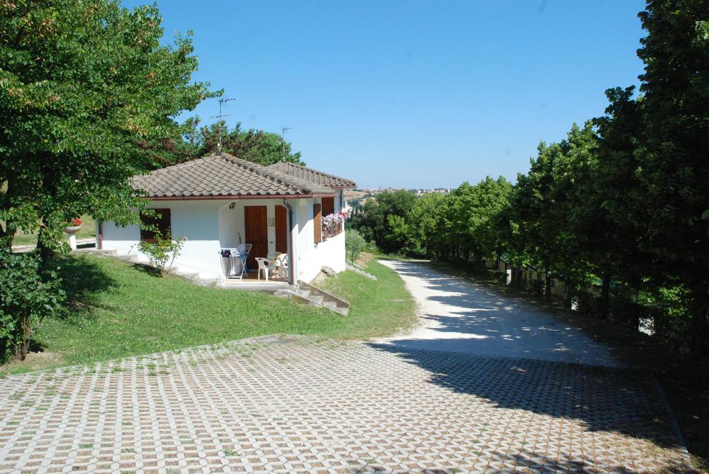 Camping Village Mar y Sierra San Costanzo Exterior foto