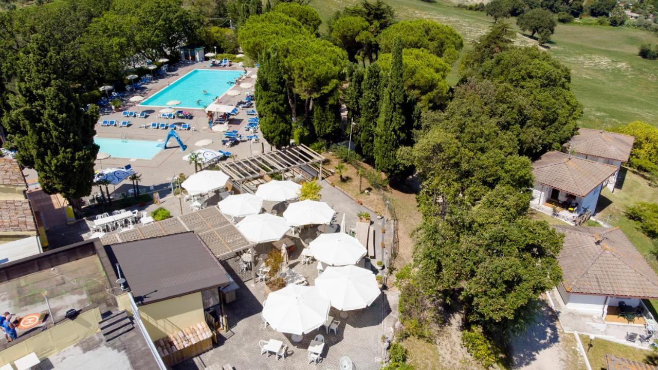 Camping Village Mar y Sierra San Costanzo Exterior foto